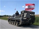 Die Flagge weist die Fahrzeuge eindeutig als österreichisch aus. (Bild öffnet sich in einem neuen Fenster)