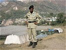 Pakistans Armee wacht über die Anlagen des Bundesheeres. (Bild öffnet sich in einem neuen Fenster)