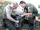 Schrauben, tüfteln, reparieren: Kubanek und Müllauer sind die Techniker. (Bild öffnet sich in einem neuen Fenster)