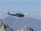 Unterstützung aus der Luft erfolgte durch Hubschrauber des Typs AB 212. (Bild öffnet sich in einem neuen Fenster)