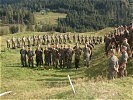 ...und angetretenen Gebirgssoldaten aus 3 Nationen. (Bild öffnet sich in einem neuen Fenster)