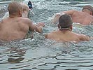 ...und Schwimmen. (Bild öffnet sich in einem neuen Fenster)