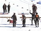 Eine Handgranate auf 15 m in einen Kreis treffen oder... (Bild öffnet sich in einem neuen Fenster)