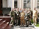 Die Beobachtergruppe mit dem Übungsleiter des Gastgeberlandes.