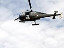 Hubschrauber unterstützten die Gefechtsvorführungen. (Bild öffnet sich in einem neuen Fenster)
