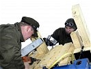 Die Pioniere arbeiten Hand in Hand... (Bild öffnet sich in einem neuen Fenster)