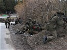 Die Fähnriche der Militärakademie üben den infanteristischen Einsatz. (Bild öffnet sich in einem neuen Fenster)