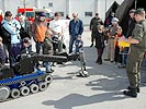 ...oder der Entschärfungsroboter "Theodor". (Bild öffnet sich in einem neuen Fenster)