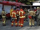 Nach gemeinsamer Schlußbesprechung wird der Einsatz beendet. (Bild öffnet sich in einem neuen Fenster)