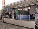 Auf der Show-Bühne... (Bild öffnet sich in einem neuen Fenster)