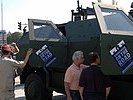 Auch in Klagenfurt Fixpunkte: Das Allschutzfahrzeug "Dingo 2"... (Bild öffnet sich in einem neuen Fenster)