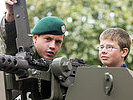 ...und den Radpanzer "Pandur". (Bild öffnet sich in einem neuen Fenster)