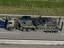 ...oder der Schützenpanzer "Ulan", der sich huckepack führen lässt. (Bild öffnet sich in einem neuen Fenster)