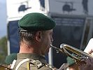 Und während die Militärmusiker für die richtige Stimmung sorgten... (Bild öffnet sich in einem neuen Fenster)