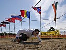 Über den Sportstätten wehten die Fahnen der teilnehmenden Nationen. (Bild öffnet sich in einem neuen Fenster)