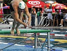 Das Hindernisschwimmen... (Bild öffnet sich in einem neuen Fenster)