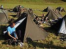 Endlich kommen die Alpinisten im Biwaklager an. (Bild öffnet sich in einem neuen Fenster)