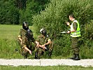 Ein Team wird in die Aufgaben der Taktischen Station eingewiesen. (Bild öffnet sich in einem neuen Fenster)