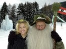 Als Botschafter des Zirbenland kamen Zirbenkönigin Anna und der "Zirbl". (Bild öffnet sich in einem neuen Fenster)