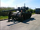 Diese Kadersoldaten übernehmen einen Jagdpanzer "Kürassier"... (Bild öffnet sich in einem neuen Fenster)