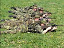 Nach dem Wochenende begannen die Gäste mit der Ausbildung am Sturmgewehr. (Bild öffnet sich in einem neuen Fenster)