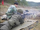Scharfschießen mit fremden Waffen. (Bild öffnet sich in einem neuen Fenster)