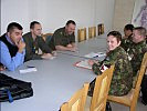 Der Medical Chief Majorsarzt Dr. Andreas Kaltenbacher re. hinten. (Bild öffnet sich in einem neuen Fenster)