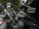 Eine Patrouille der MFOR-Soldaten leistet Begleitschutz für den Konvoi. (Bild öffnet sich in einem neuen Fenster)