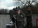 Gleichzeitig erfolgt die Verständigung der MFOR-Truppe über die Situation. (Bild öffnet sich in einem neuen Fenster)