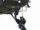 Feuerwehrmänner trainieren... (Bild öffnet sich in einem neuen Fenster)
