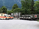 Zivile und militärische Patiententransportsysteme stehen bereit. (Bild öffnet sich in einem neuen Fenster)