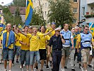 Österreichische und schwedische Polizisten begleiten die Besucher. (Bild öffnet sich in einem neuen Fenster)