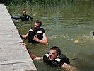 Die Evakuierunsübung am Montag forderte auch schwimmerisches Können. (Bild öffnet sich in einem neuen Fenster)