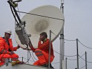 ...und richteten die Parabolantennen aus. (Bild öffnet sich in einem neuen Fenster)