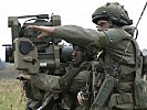 Sie bringen ihre Panzerabwehrwaffen in Stellung. (Bild öffnet sich in einem neuen Fenster)
