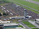 Hunderttausende lassen sich die beste Airshow Europas nicht entgehen. (Bild öffnet sich in einem neuen Fenster)