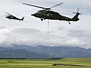 Für die AirPower09 flogen die Hubschrauber 2,5 Tonnen schwere Baumstämme. (Bild öffnet sich in einem neuen Fenster)