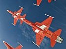 Zu den Topstars zählten die Flieger der Patrouille Suisse... (Bild öffnet sich in einem neuen Fenster)