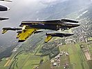 Die Flieger in Rückenlage... (Bild öffnet sich in einem neuen Fenster)