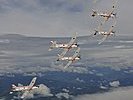 Während der Show fliegen die Piloten oft näher als 2 Meter nebeneinander. (Bild öffnet sich in einem neuen Fenster)