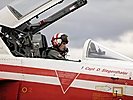 Hauptmann Siegenthaler in seinem Jet. (Bild öffnet sich in einem neuen Fenster)