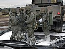 Dekontaminierung - ein Auftrag für die Spezialisten der ABC-Truppe. (Bild öffnet sich in einem neuen Fenster)