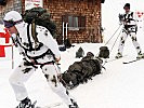 Deutsche Soldaten bei der Station "Verletzten-Transport". (Bild öffnet sich in einem neuen Fenster)