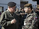 General Entacher im Gespräch mit General Steiner aus Slowenien. (Bild öffnet sich in einem neuen Fenster)