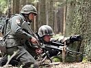 Schlafmangel und Übungseinlagen fordern die Soldaten.