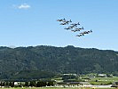 Die Frecce-Tricolori-Staffel im Anflug auf Zeltweg. (Bild öffnet sich in einem neuen Fenster)
