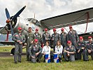 Die Besatzung der Antonow AN-2. (Bild öffnet sich in einem neuen Fenster)