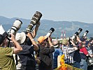 Wie beim Militär: Die Objektive der Spotter genau ausgerichtet. (Bild öffnet sich in einem neuen Fenster)