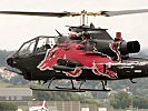 Die Bell Cobra der Flying Bulls ist eigentlich ein Kampfhubschrauber. (Bild öffnet sich in einem neuen Fenster)