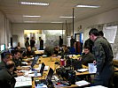 Am Gefechtsstand der 7. Jägerbrigade werden Übungsszenarien koordiniert.